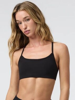 Vuori AllTheFeels Bra in Black